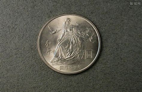 鼠年金银纪念币来了！最重金币达10公斤 面值10万元