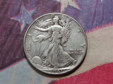 1941 WALKING LIBERTY HALF DOLLAR ~ WORLD WAR II ERA ~ LOT A569 ...