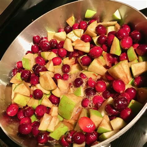 Easy Cranberry Apple Relish Recipe for Thanksgiving and Holiday Feasts ...