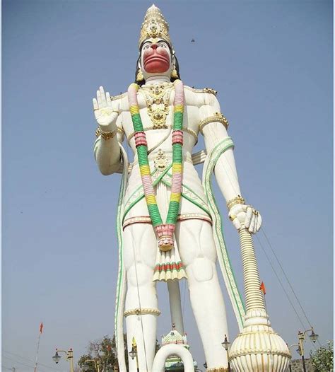 10 Biggest Hanuman Statues in India [Location & Height]