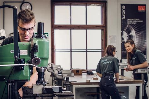 Sustainable Investment in the Future: Training at Plansee | Plansee