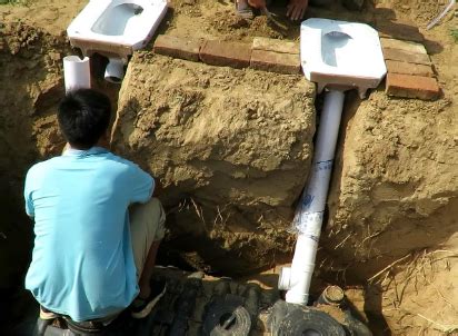 农村厕所改造，不花一分钱，有些村民却不愿意改，为啥行不通？_腾讯新闻