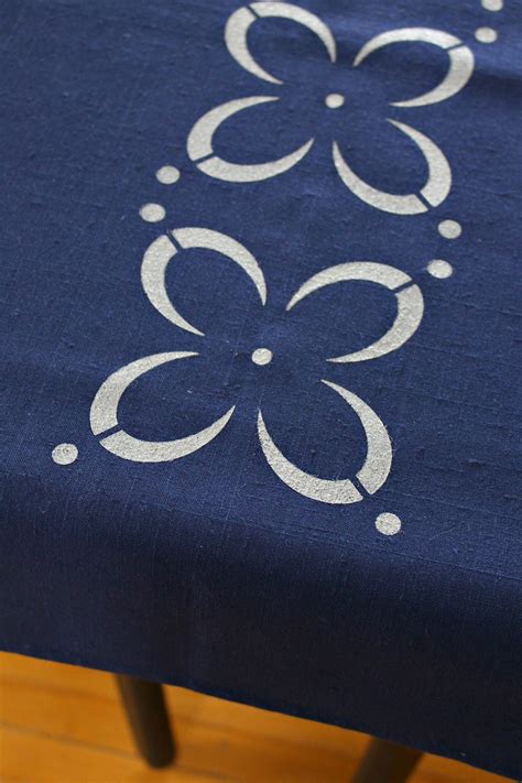 DIY Stenciled Fabric | How to Stencil Fabric | Dans le Lakehouse