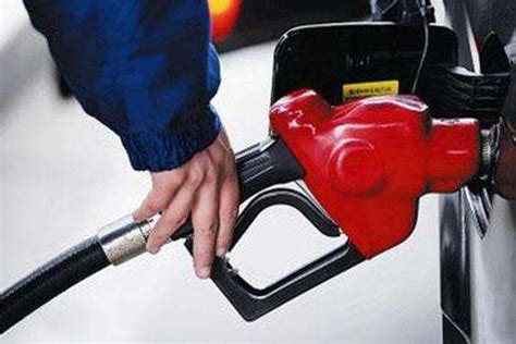 国际油价升至高点 国内油价周三或迎上调-新浪汽车