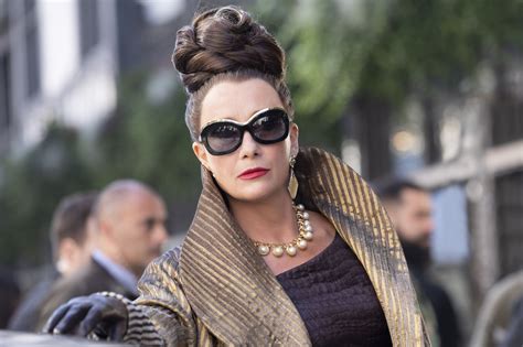 'Cruella' Reviews Are In. Here's What Critics Have To Say! - Entertainment
