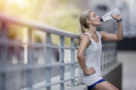 8 Post-Exercise Recovery Foods and Drinks for Athletes