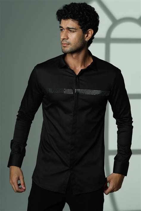 Black Shirt With Quad Pyramid Lines On Chest