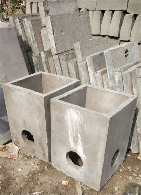 Manhole Cover - Heavy Duty 560 Round RCC Manhole Cover Manufacturer ...