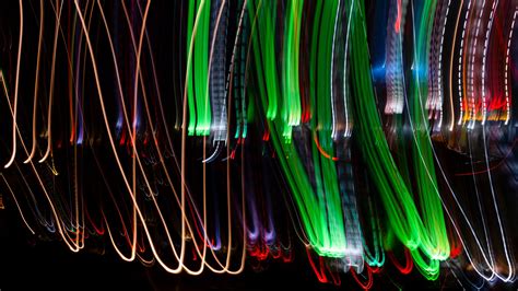 Download wallpaper 3840x2160 light, lines, freezelight, blur ...