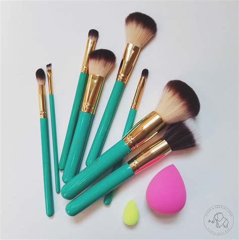 How to Clean Makeup Brushes Like a Pro - Clean & Cruelty-Free