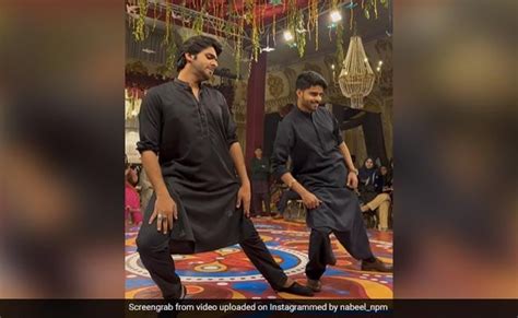 Trending Video: 'पुष्पा' के हिट सॉन्ग की बीट पर डॉग्स ने मिलाई ऐसी ताल ...