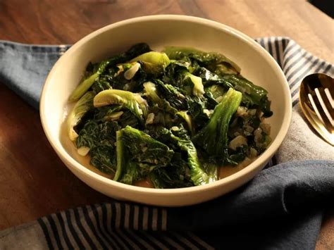 Braised Escarole Recipe | Valerie Bertinelli | Food Network