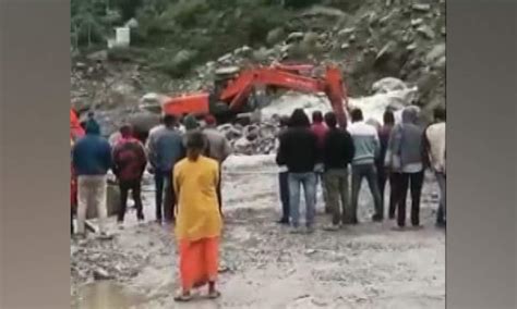 Commuters stranded at Badrinath highway due to heavy rainfall in Chamoli