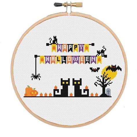20+ Cute and Creepy Halloween Patterns to Cross Stitch | Cross stitch ...