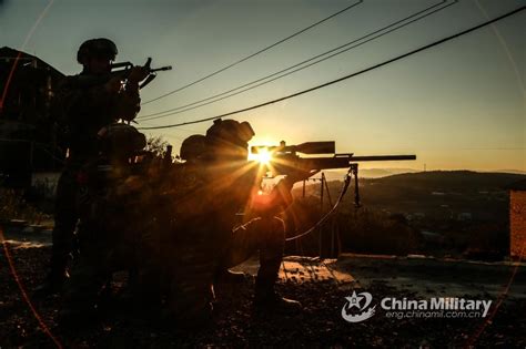 中国武警狙击分队特战训练 无人机协助