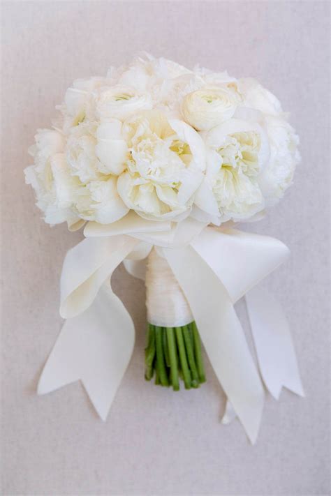 Types Of White Wedding Flowers