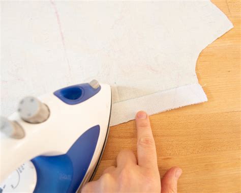 Making Buttonholes with Singer Machine 的图像结果