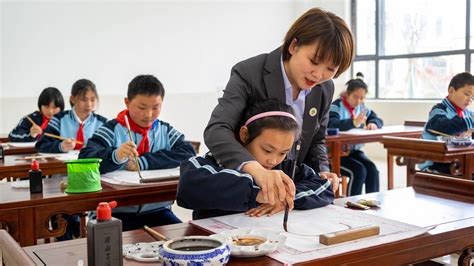 信阳外国语学校高级中学开展第一次全体教职工暑期培训大会_腾讯新闻