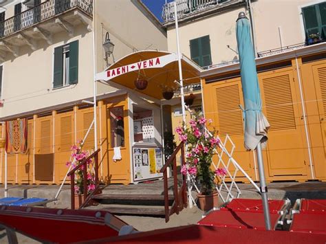 Alassio Pictures - Traveller Photos of Alassio, Italian Riviera ...