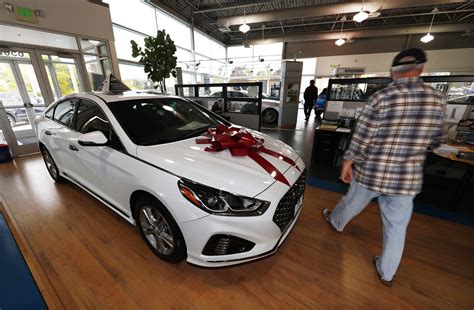 Black Friday car deals: Know the pros and cons of leasing or buying a ...