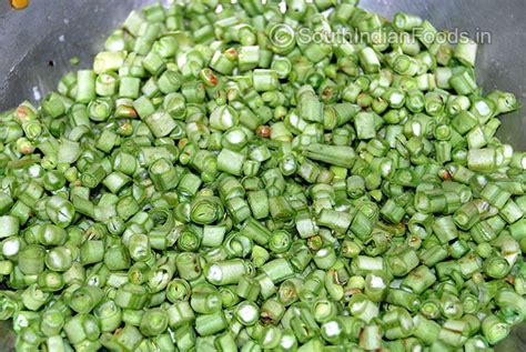 Karamani poriyal | Yard long beans stir fry | Thattaikai[Payathankai ...