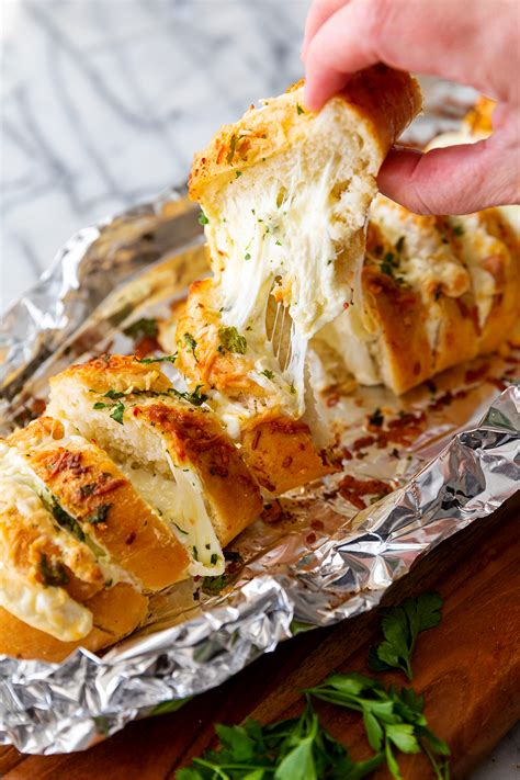 cheesy garlic bread: Easy recipe for quick 1