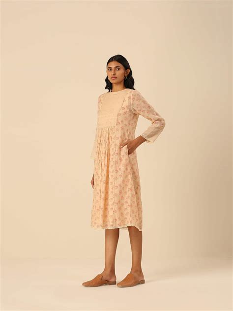 Cottage Core Rose Midi Dress: Embrace Romantic Style