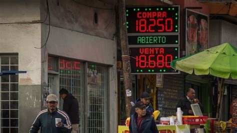 El dólar llega a su nivel más bajo de los últimos 4 meses