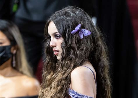 10 Olivia Rodrigo Hair Looks for Inspiration