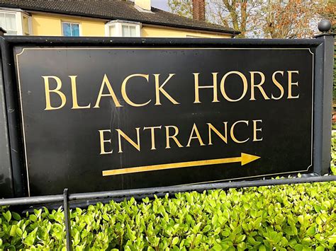 Pub "Black Horse" sur Horley en Angleterre...