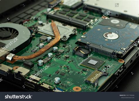 Inside Laptop Computer 的图像结果