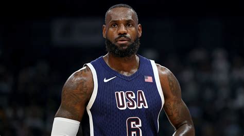 LeBron James named one of Team USA's flag bearers for Opening Ceremony
