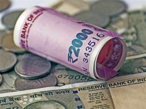 RBI Reports Rs 2000 Banknotes Worth Rs 3.56 Lakh Crore in Circulation ...