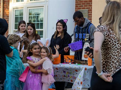 PHOTOS: Trick or Greek! USC Greek Life hosts trick or treat event for ...