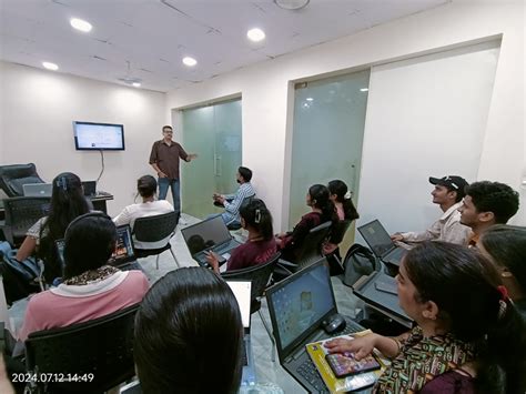 Digital Marketing Course in Delhi With Placements & Fees Online & Offline