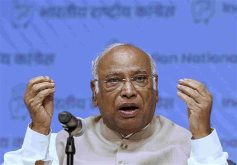 Nehru's contributions sought to be denied, denigrated, distorted by PM ...