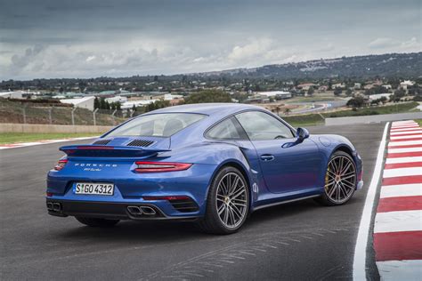 2017 Porsche 911 Turbo and 911 Turbo S Review