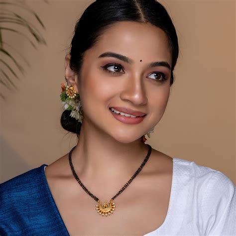Buy Pushti Green Kempu Black Beads Set - Tarinika Online - Tarinika India