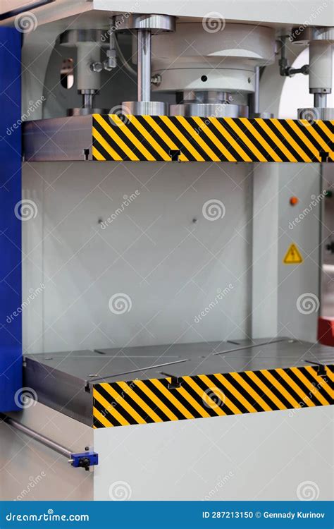 Machine Press 的图像结果