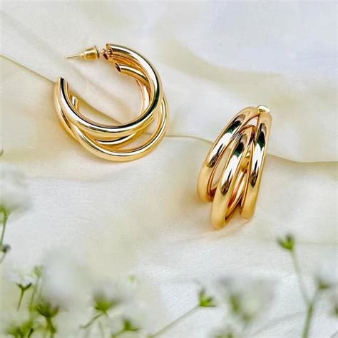 Gold Hoop Earrings - Buy Gold Hoop Earrings online at Best Prices in ...