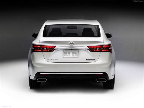 Toyota Avalon (2016) - pictures, information & specs