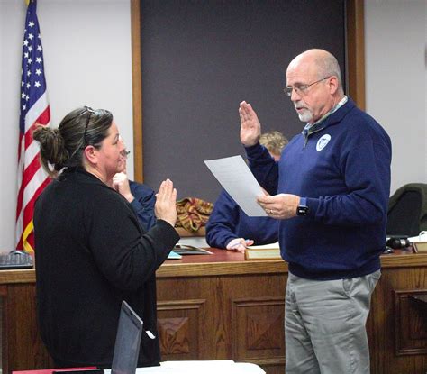 Staples declines mayor seat, Alonzo sworn in as mayor | Bonners Ferry ...