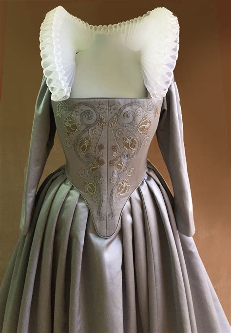 1500's Tudor Costume - Etsy | Elizabethan fashion, Tudor costumes ...