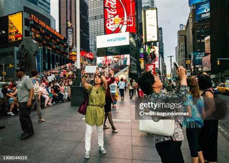 New York Business People Walking 的图像结果