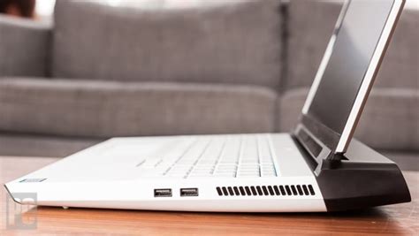 Image result for Alienware Area 51M Red-Light