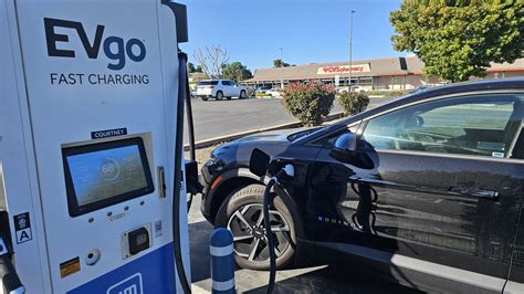 Salinas Shopping Center | Salinas, CA | EV Station