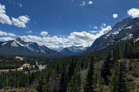 Calgary to the Rocky Mountains Private Day Tour (with Reviews)