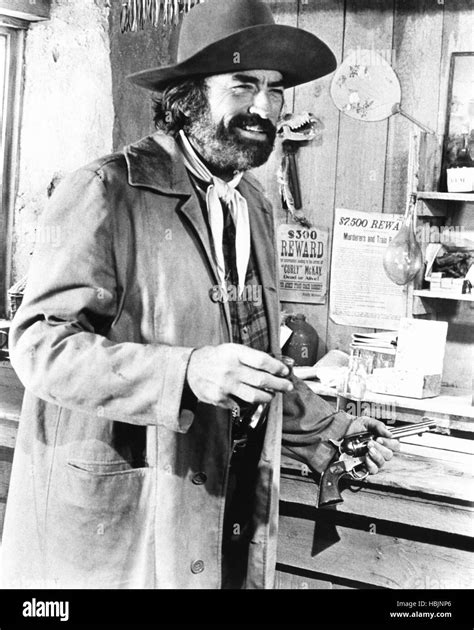 BILLY TWO HATS, Gregory Peck, 1974 Stock Photo - Alamy