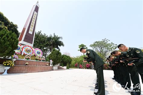 致敬时代楷模 一起感受革命先烈们的英雄事迹|优秀共产党员_新浪新闻