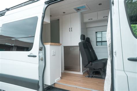 Sprinter Camper Van Floor Plan | Viewfloor.co